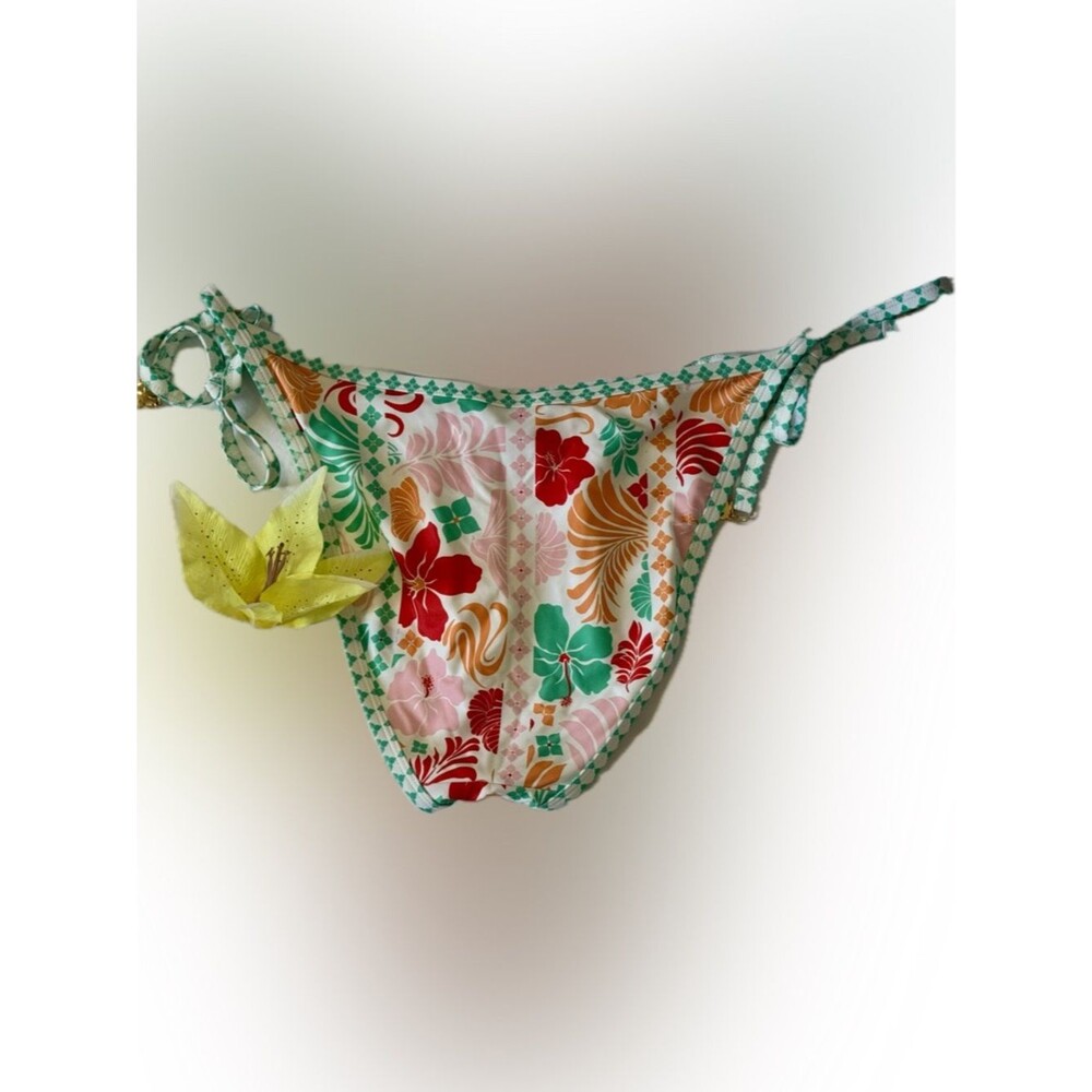 New with tags! “Surf Kitschy Binding
Triangle Bikini Bottom!” - Picture 3 of 6